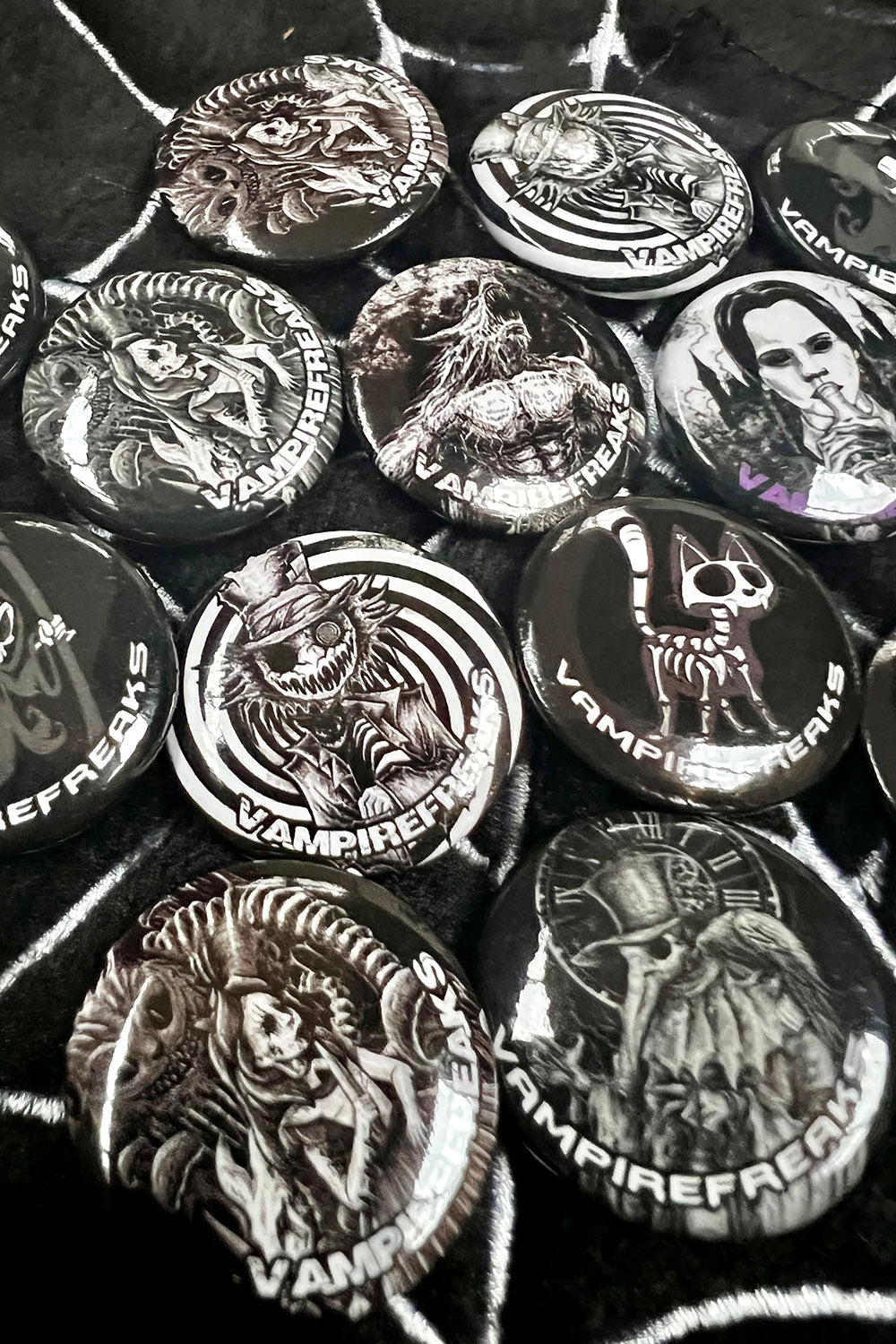 VampireFreaks Buttons - 5 Pack