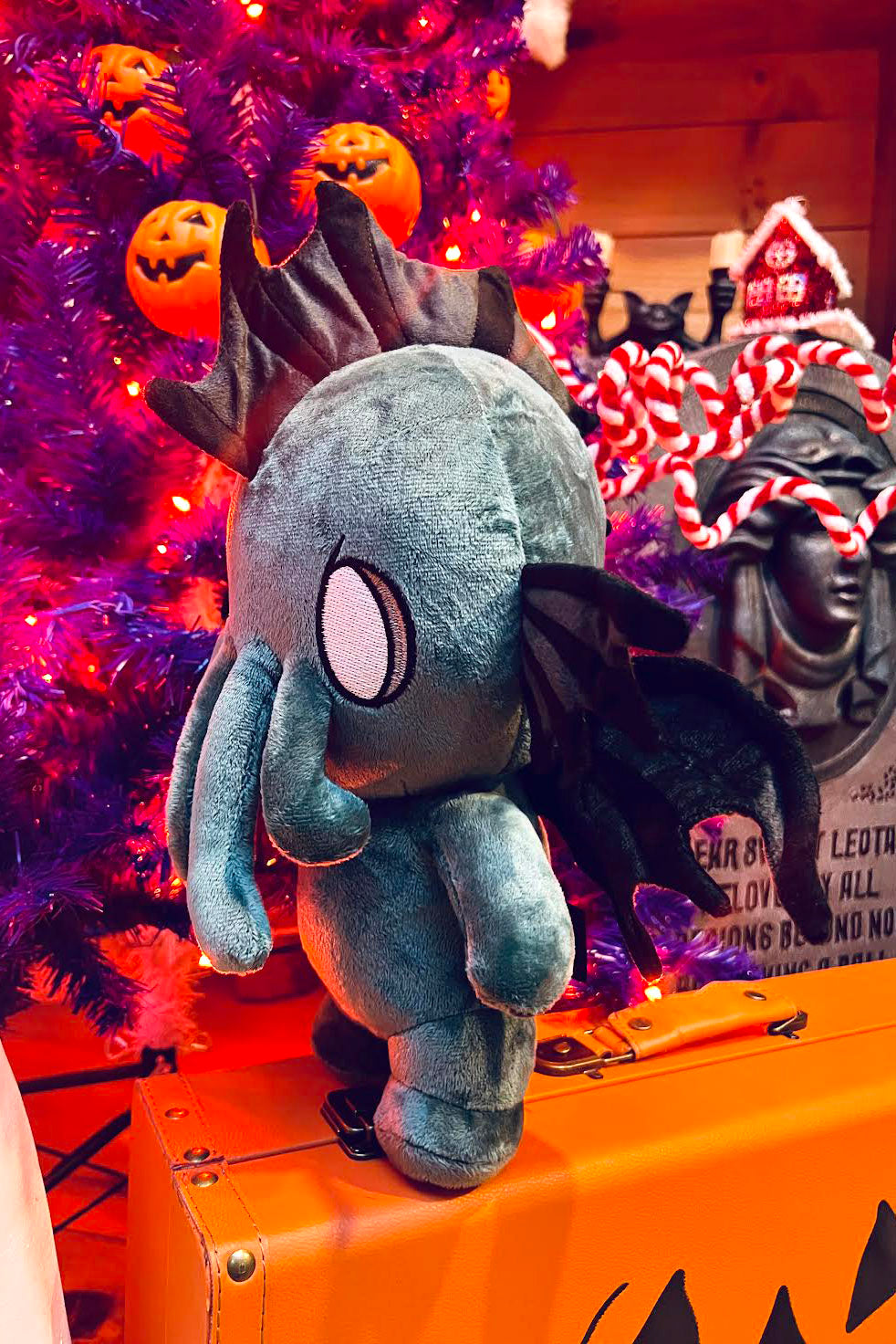 gothic cthulhu plushie toy