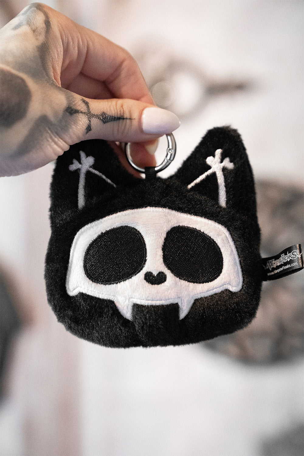 embroidered cat shaped head bag charm for coins