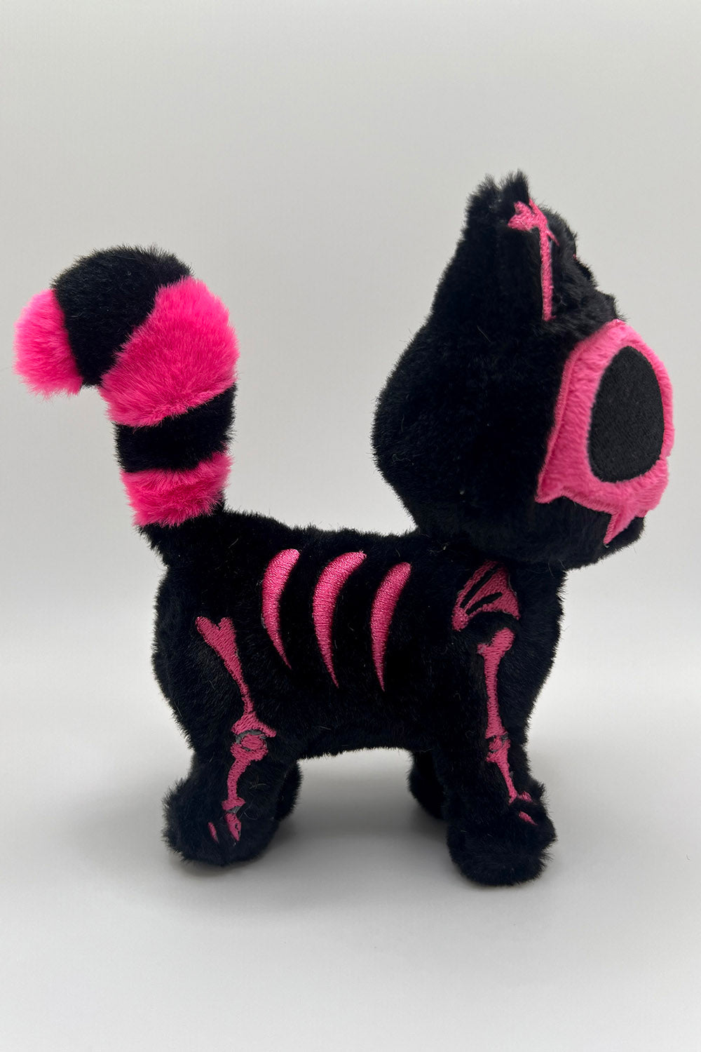 pink and black pastel gothic skeleton cat keychain 