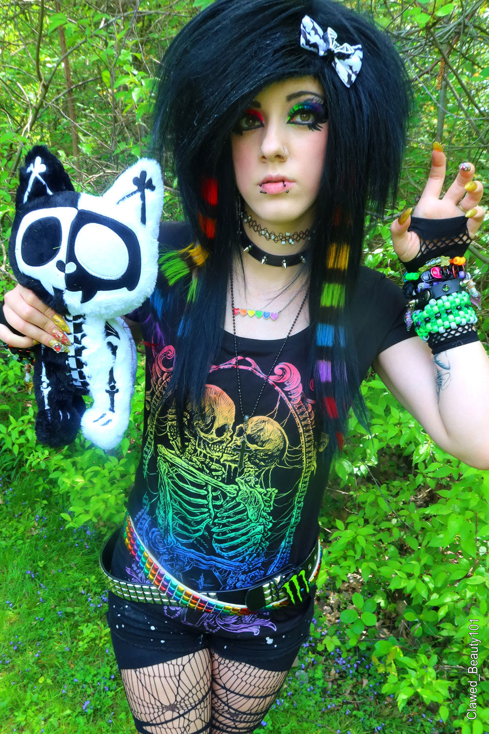 Pride Skeleton Love T-shirt [RAINBOW]