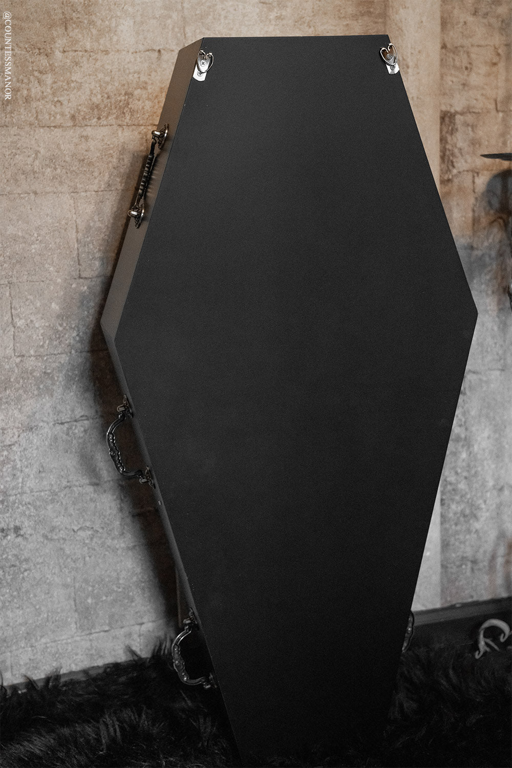 black vampier coffin shelf made of wood by vampirefreaks with back hanging hardware 