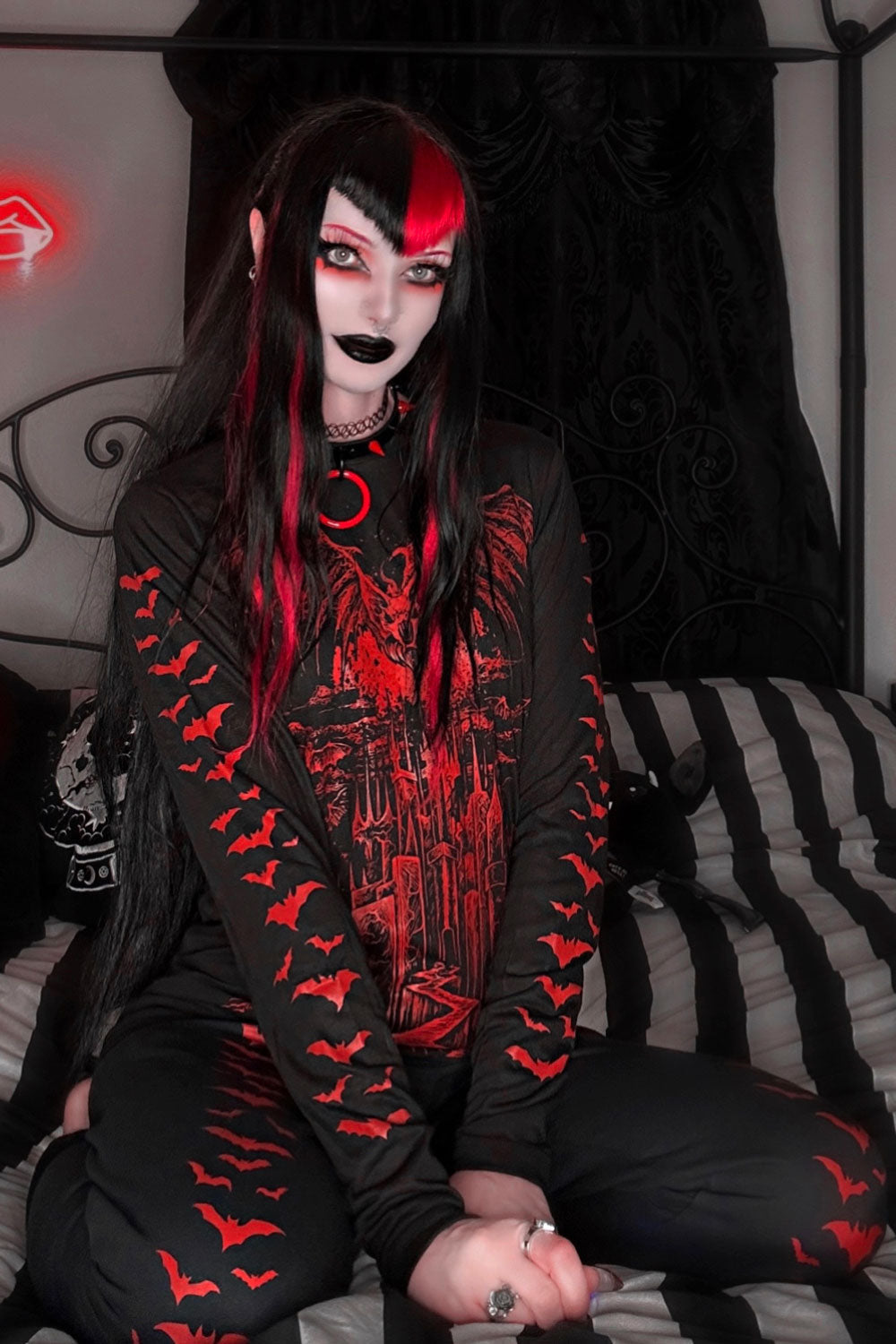 Vampire Castle T-shirt [BLOOD RED]