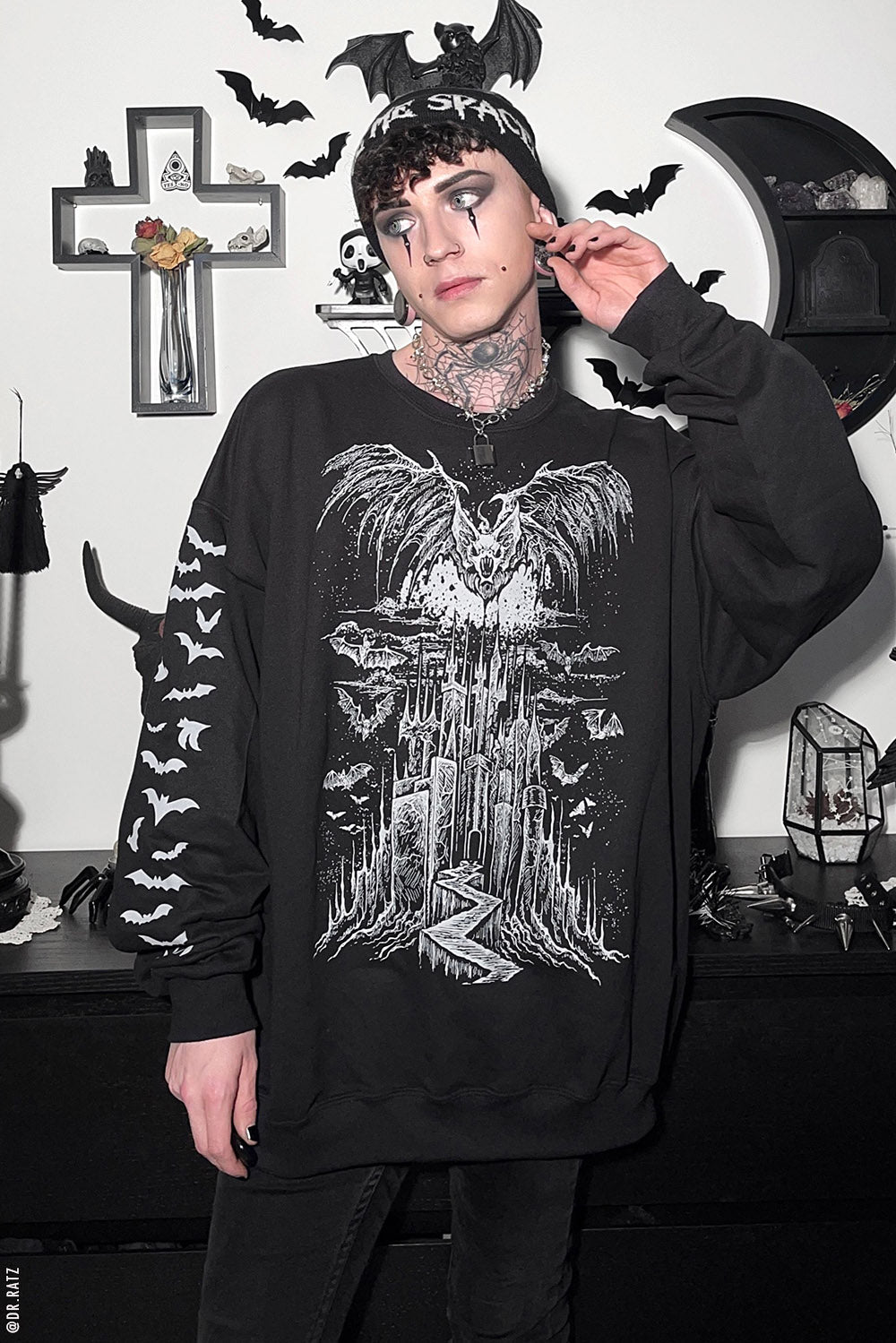 Vampire Castle Sweatshirt w/ Bat Sleeves [BLACK/WHITE]