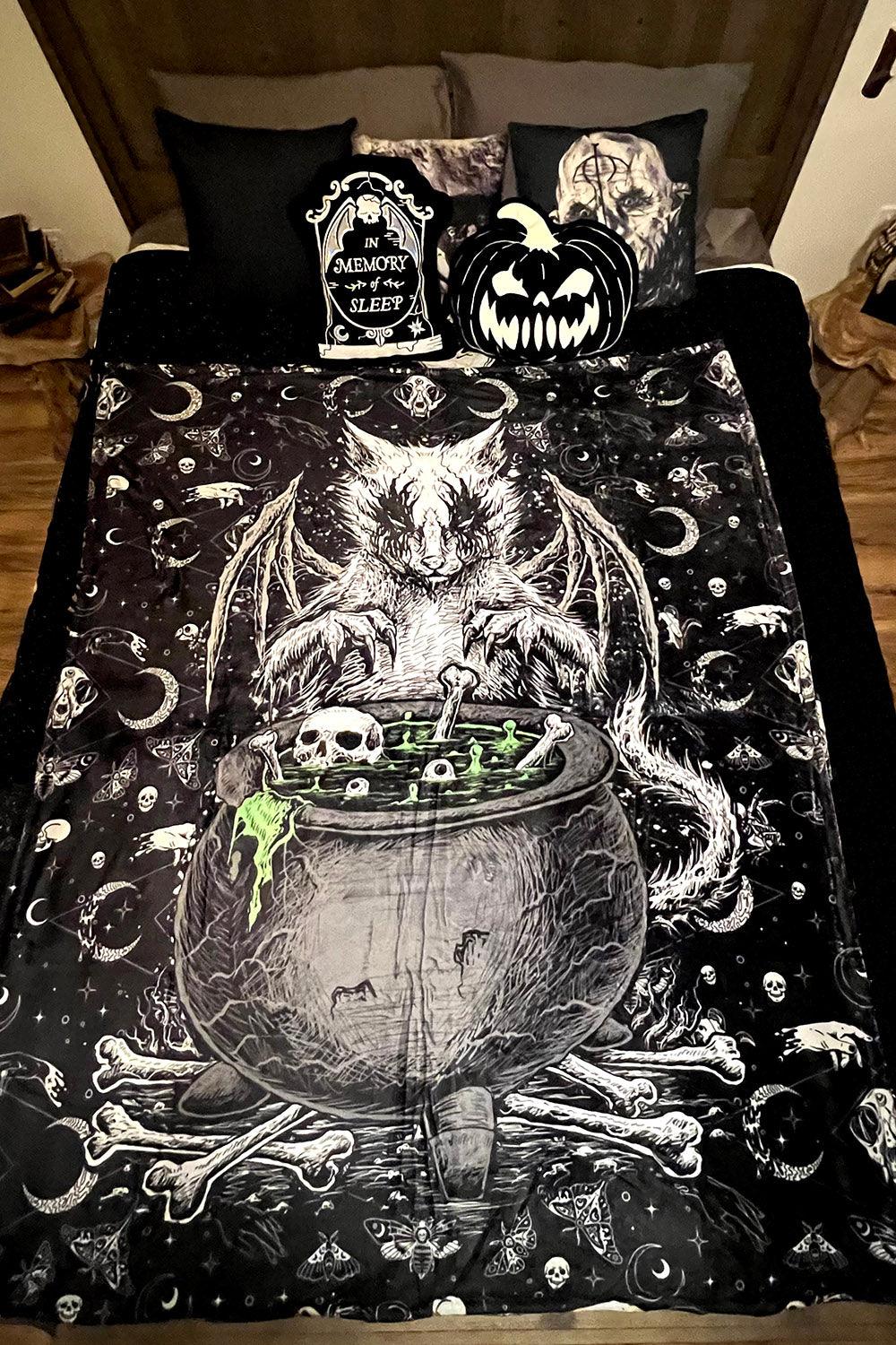 VampireFreaks Conjuring Cat Throw Blanket - VampireFreaks