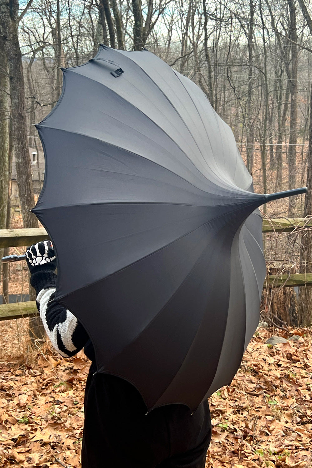 Batwing Pagoda Umbrella [MIDNIGHT BLACK]