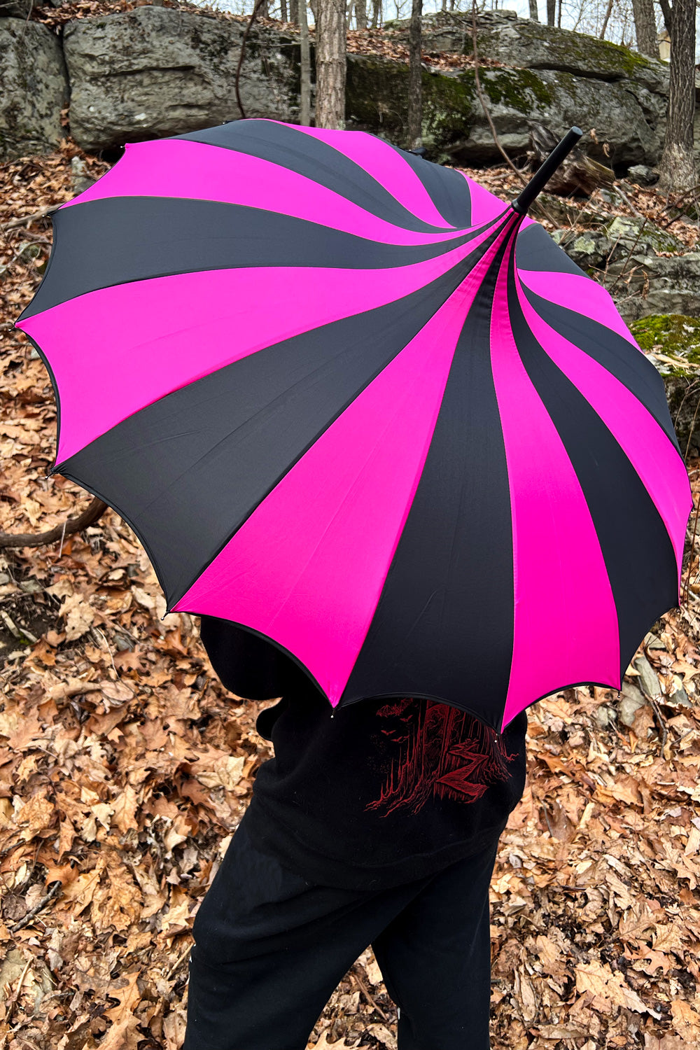 Batwing Pagoda Umbrella [BLACK/HOT PINK STRIPED]