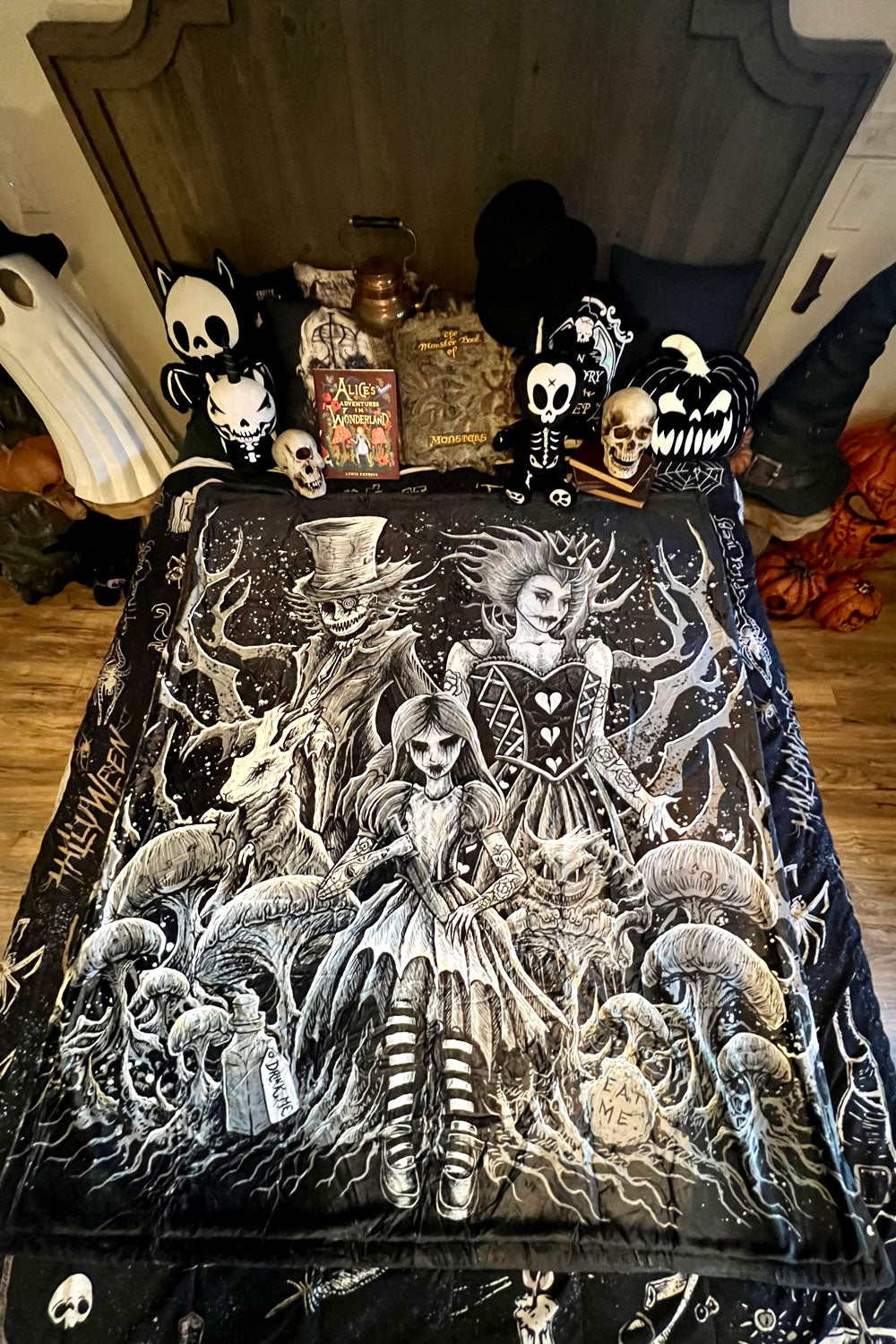 Malice in Wonderland Throw Blanket