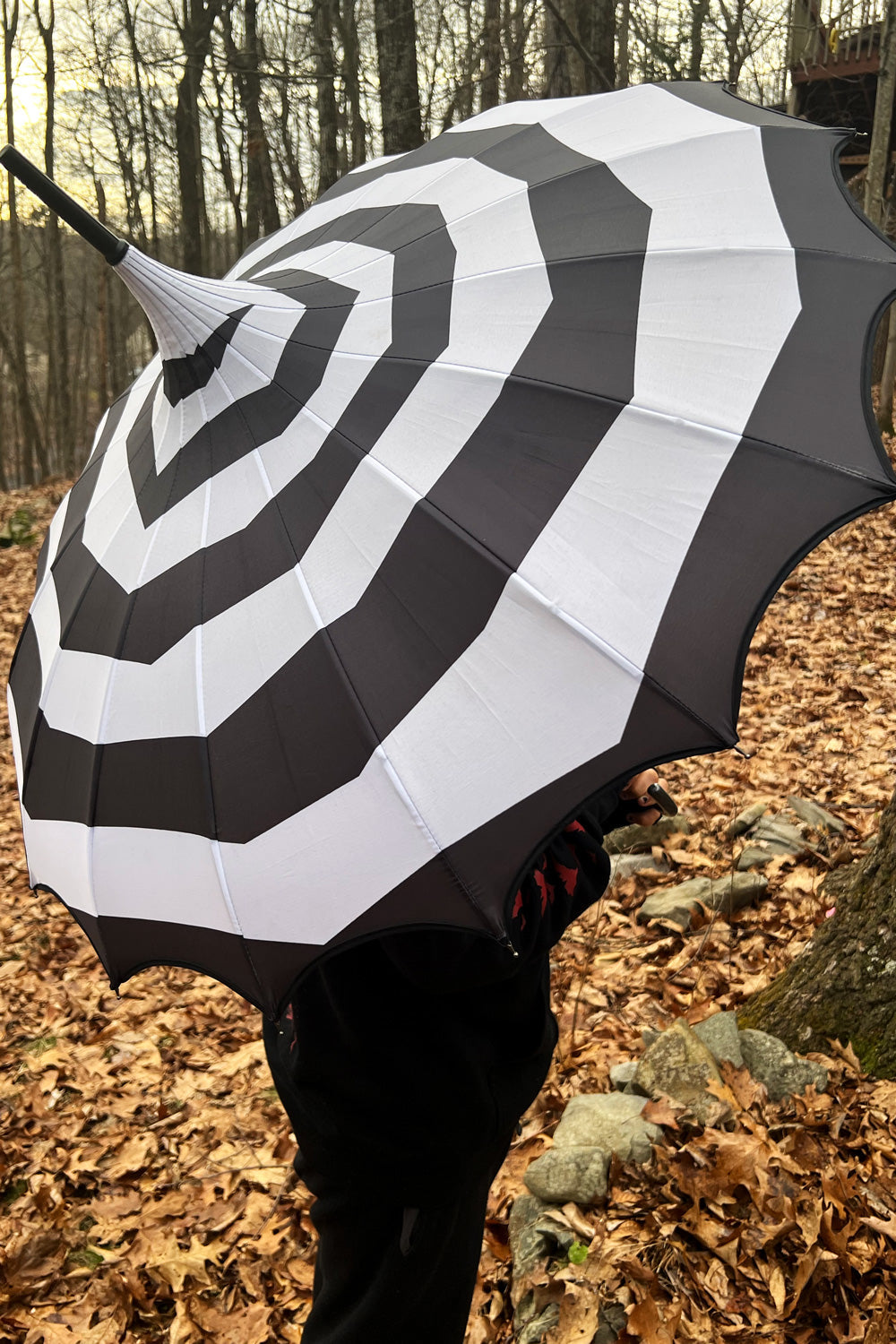 Batwing Pagoda Umbrella [SPOOKY SPIRAL]