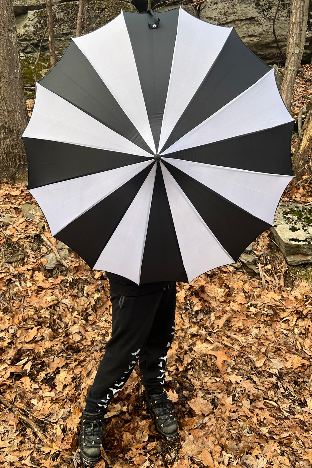 Batwing Pagoda Umbrella [BLACK/WHITE STRIPED]